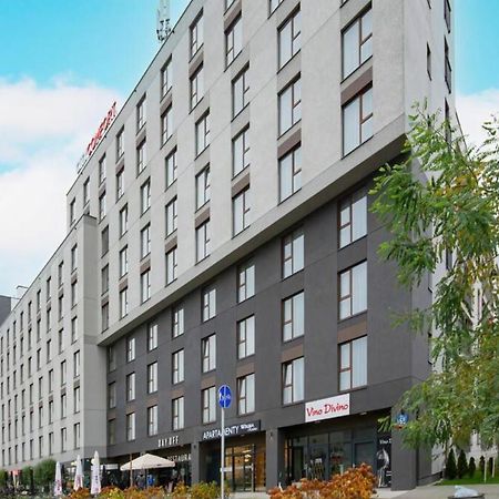 Apartament W Warszawie Dedykowany Parking Podziemny W Cenie, Wifi, Blisko Centrum New Apartment In Warsaw Finished To A High Specification Fitted Out To A High Standard On The 7Th Floor, Wifi, Underground Parking Price Included Luaran gambar
