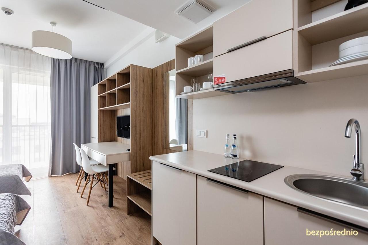 Apartament W Warszawie Dedykowany Parking Podziemny W Cenie, Wifi, Blisko Centrum New Apartment In Warsaw Finished To A High Specification Fitted Out To A High Standard On The 7Th Floor, Wifi, Underground Parking Price Included Luaran gambar