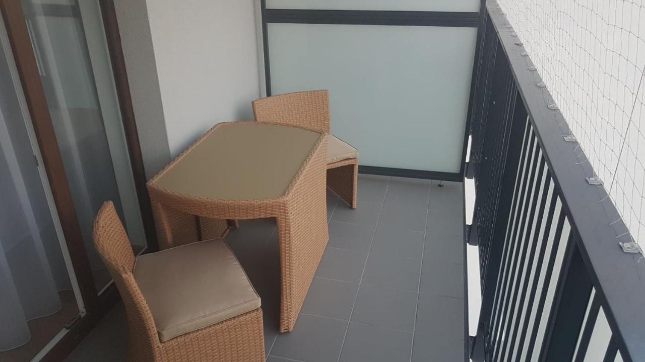 Apartament W Warszawie Dedykowany Parking Podziemny W Cenie, Wifi, Blisko Centrum New Apartment In Warsaw Finished To A High Specification Fitted Out To A High Standard On The 7Th Floor, Wifi, Underground Parking Price Included Luaran gambar