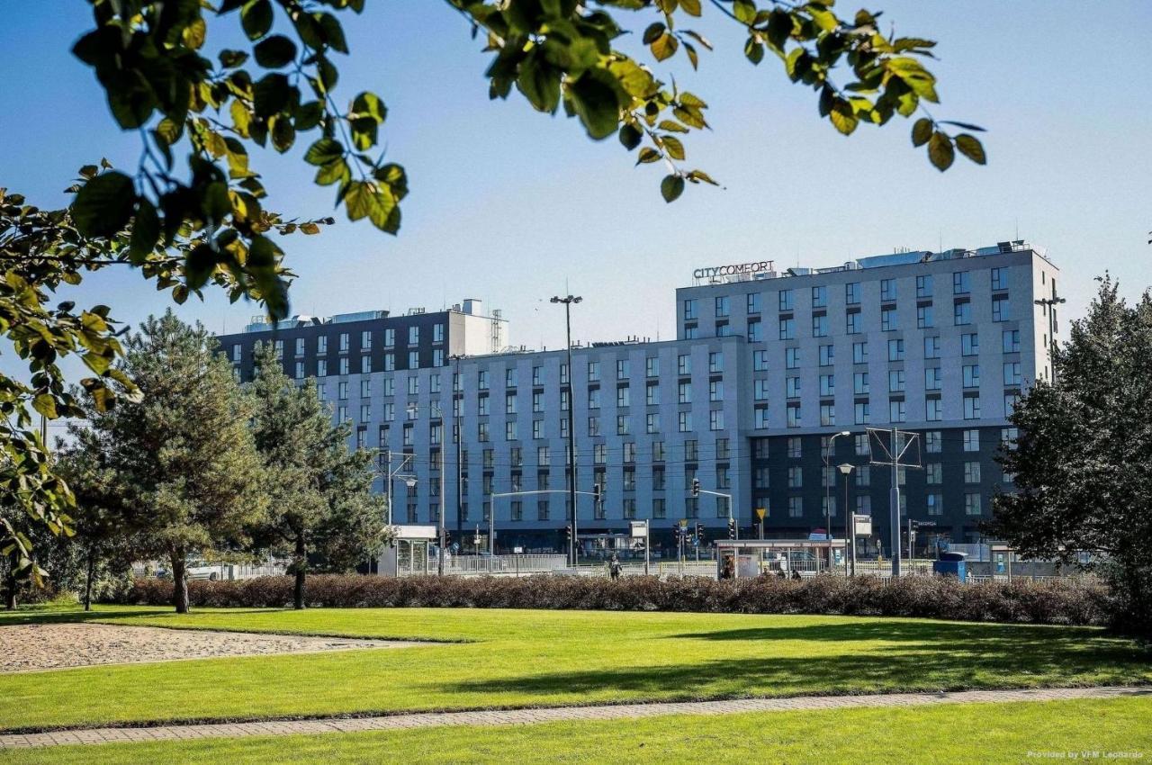 Apartament W Warszawie Dedykowany Parking Podziemny W Cenie, Wifi, Blisko Centrum New Apartment In Warsaw Finished To A High Specification Fitted Out To A High Standard On The 7Th Floor, Wifi, Underground Parking Price Included Luaran gambar