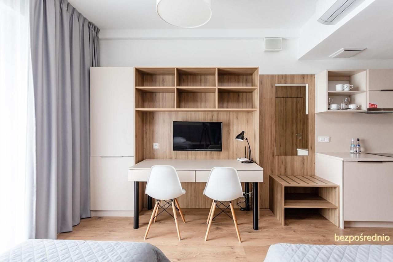 Apartament W Warszawie Dedykowany Parking Podziemny W Cenie, Wifi, Blisko Centrum New Apartment In Warsaw Finished To A High Specification Fitted Out To A High Standard On The 7Th Floor, Wifi, Underground Parking Price Included Luaran gambar