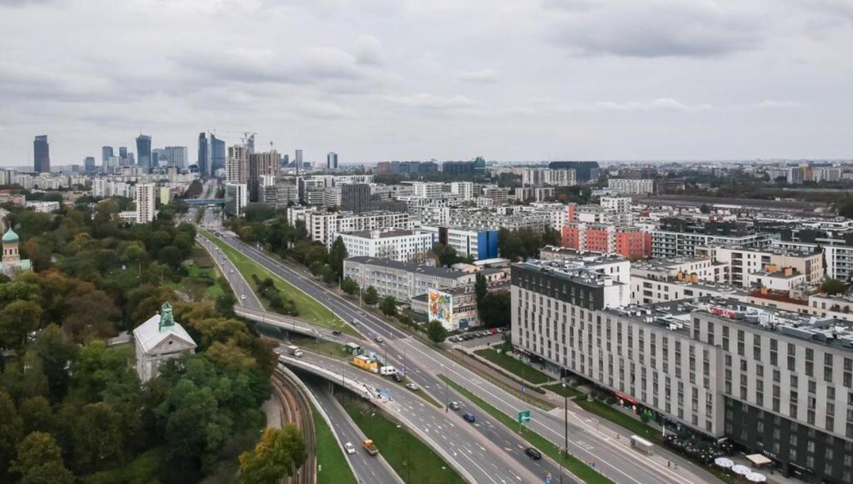 Apartament W Warszawie Dedykowany Parking Podziemny W Cenie, Wifi, Blisko Centrum New Apartment In Warsaw Finished To A High Specification Fitted Out To A High Standard On The 7Th Floor, Wifi, Underground Parking Price Included Luaran gambar