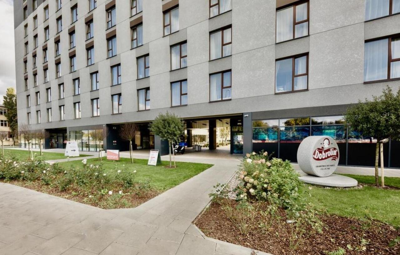 Apartament W Warszawie Dedykowany Parking Podziemny W Cenie, Wifi, Blisko Centrum New Apartment In Warsaw Finished To A High Specification Fitted Out To A High Standard On The 7Th Floor, Wifi, Underground Parking Price Included Luaran gambar